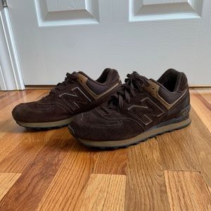 Men’s 9.5 brown 574 New Balance